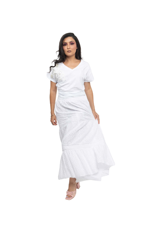 Jupe évasée à broderie anglaise