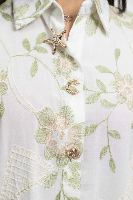 Robe-chemise à broderies florales