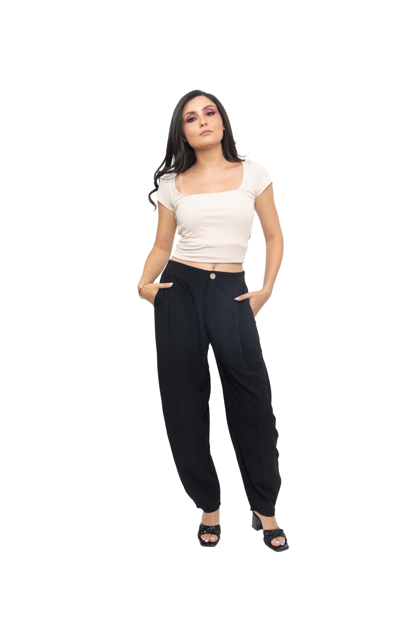 Pantalon effect lin à bouton bois