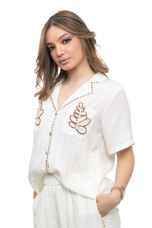 Ensemble boutonné à broderies végétales