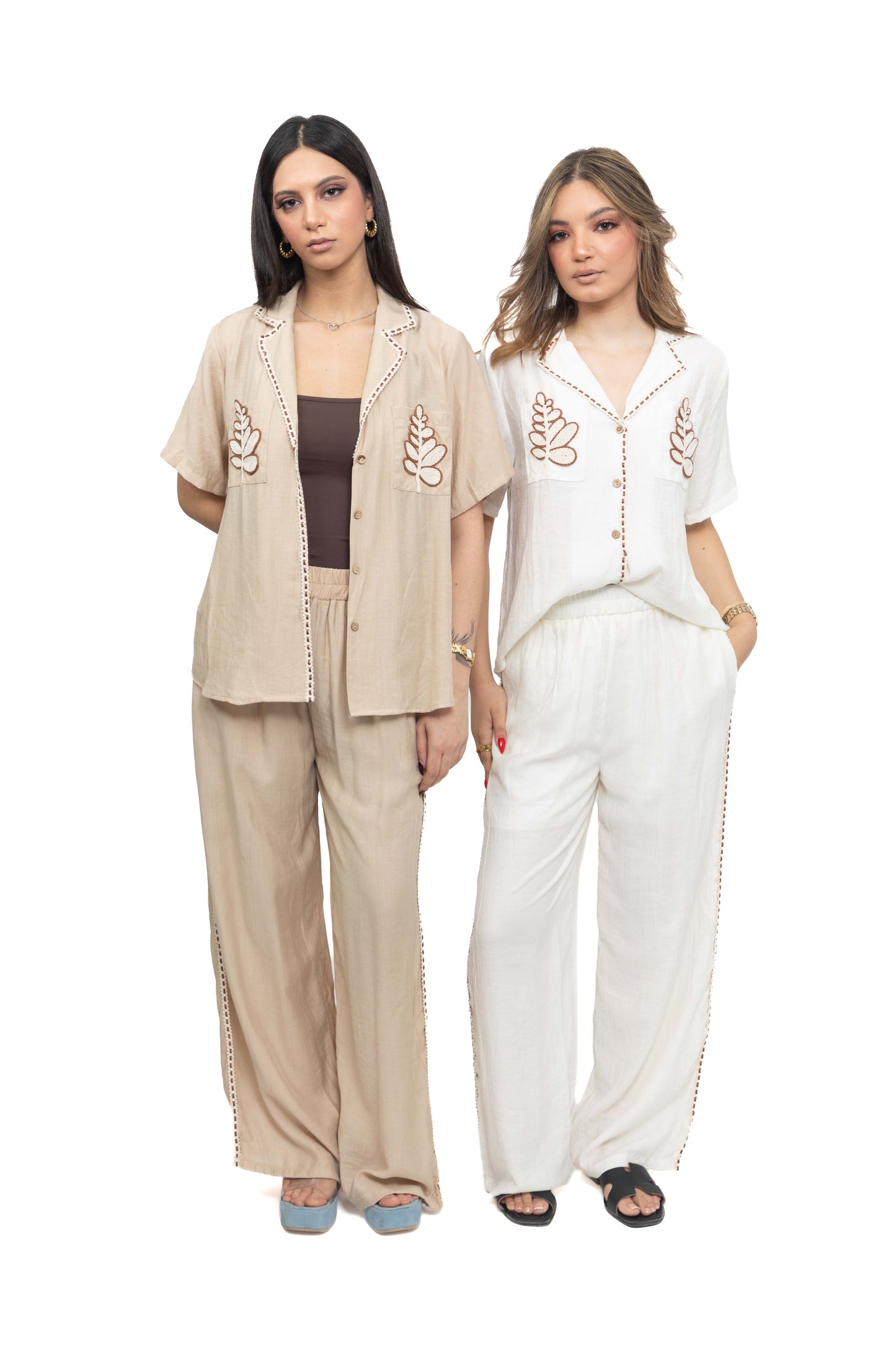 Ensemble boutonné à broderies végétales