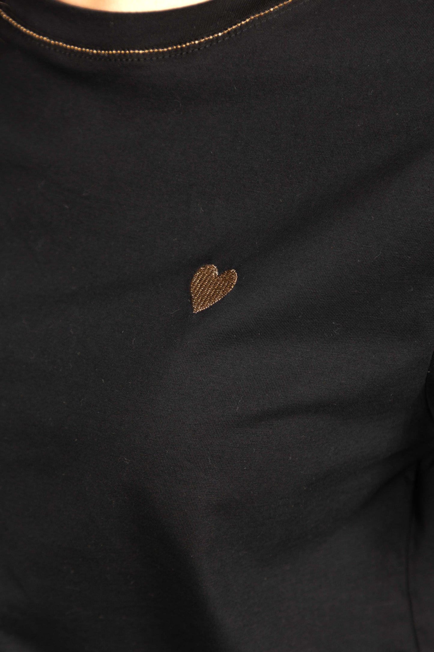 T-shirt avec broderie cœur doré