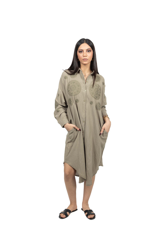 Robe-chemise fluide à rosaces